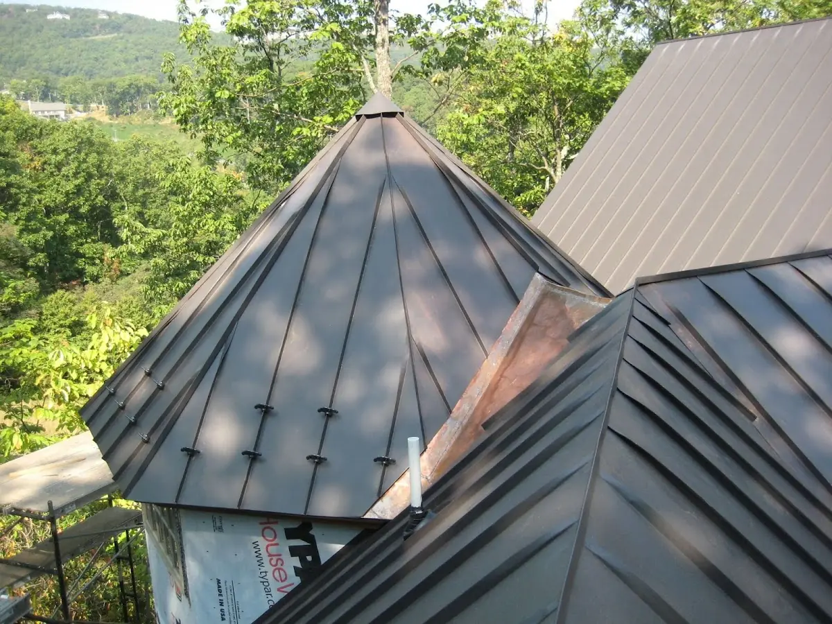 Professional Gutter Cleaning by Craftsman Roofing in Mar Vista